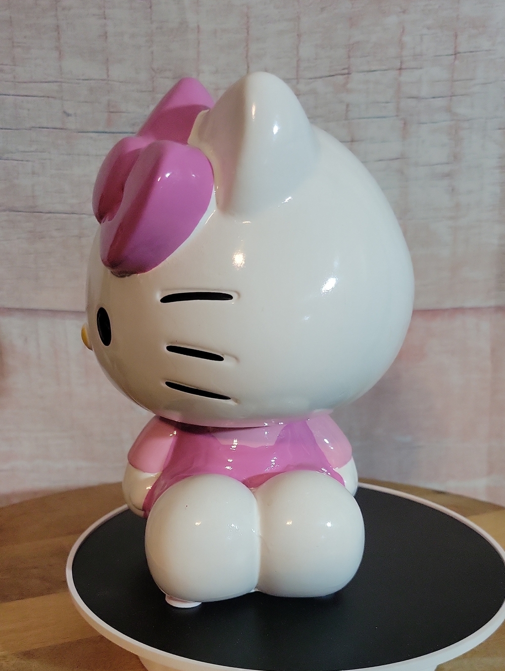 Hello Kitty Bank - Picture 3 of 10